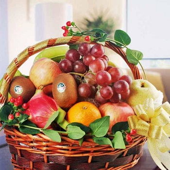 How You Can Order and Send a Fruit Basket Singapore As A Gift?