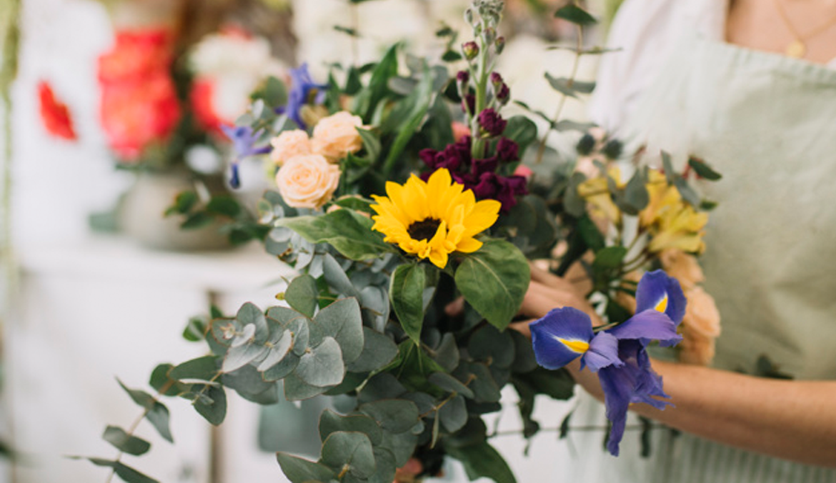 Different Containers that You Can Use for a Flower Arrangement